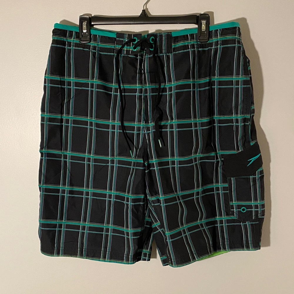 Speedo NWOT Mens Swim Suit Size Large Green And Black Plaid Print 36”